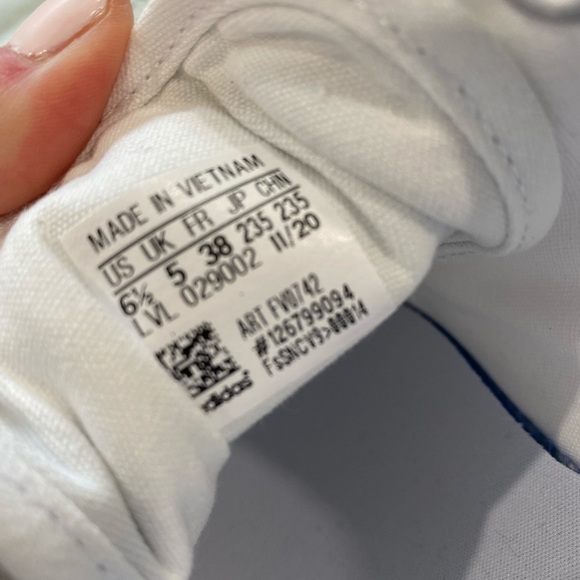 Brand new Adidas originals - Picture 3 of 3